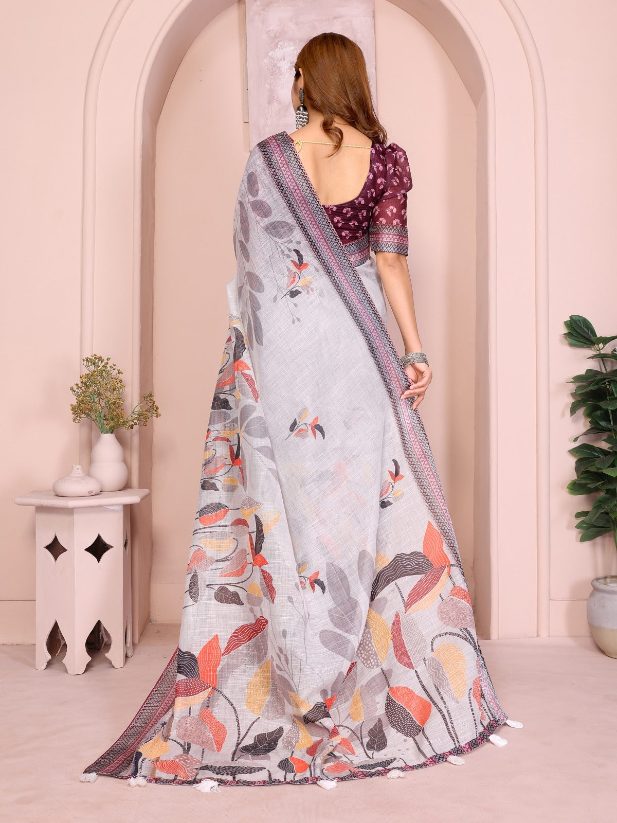 Elegant Linen Cotton Saree With Floral Print